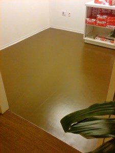 rubber-floor-after-2nd-coat-225x300